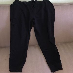Old Navy Mid-Rise Tapered-Leg Jogger pants